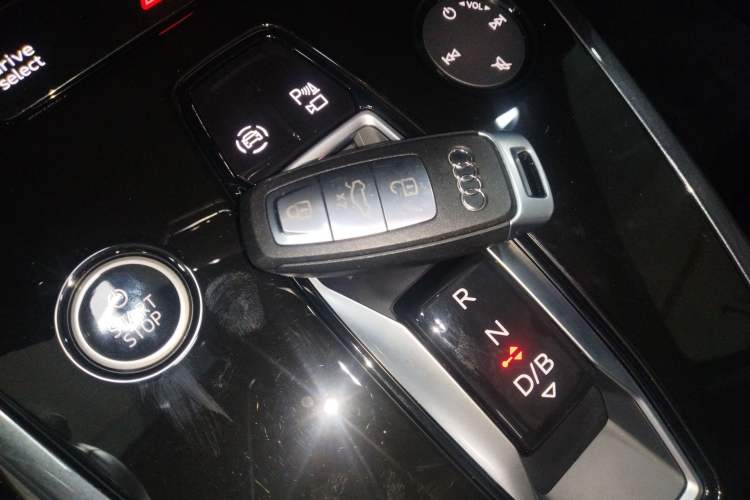 Used Audi Q4 e-tron 2024 50 e-tron quattro Creation Edition Midnight Interior 1