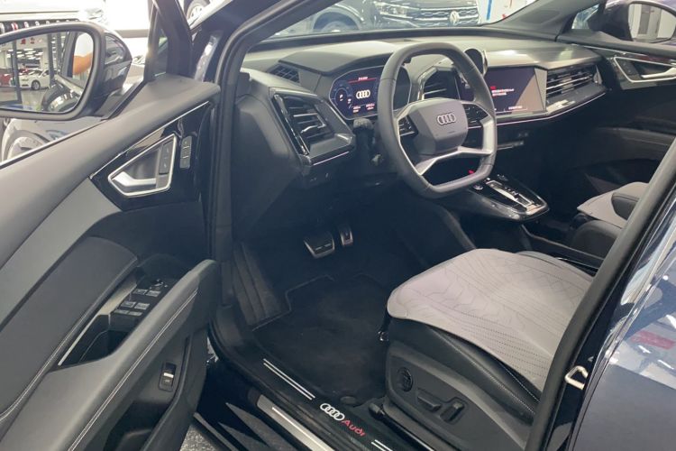 Used Audi Q4 e-tron 2024 40 e-tron Boundary Edition Interior 2