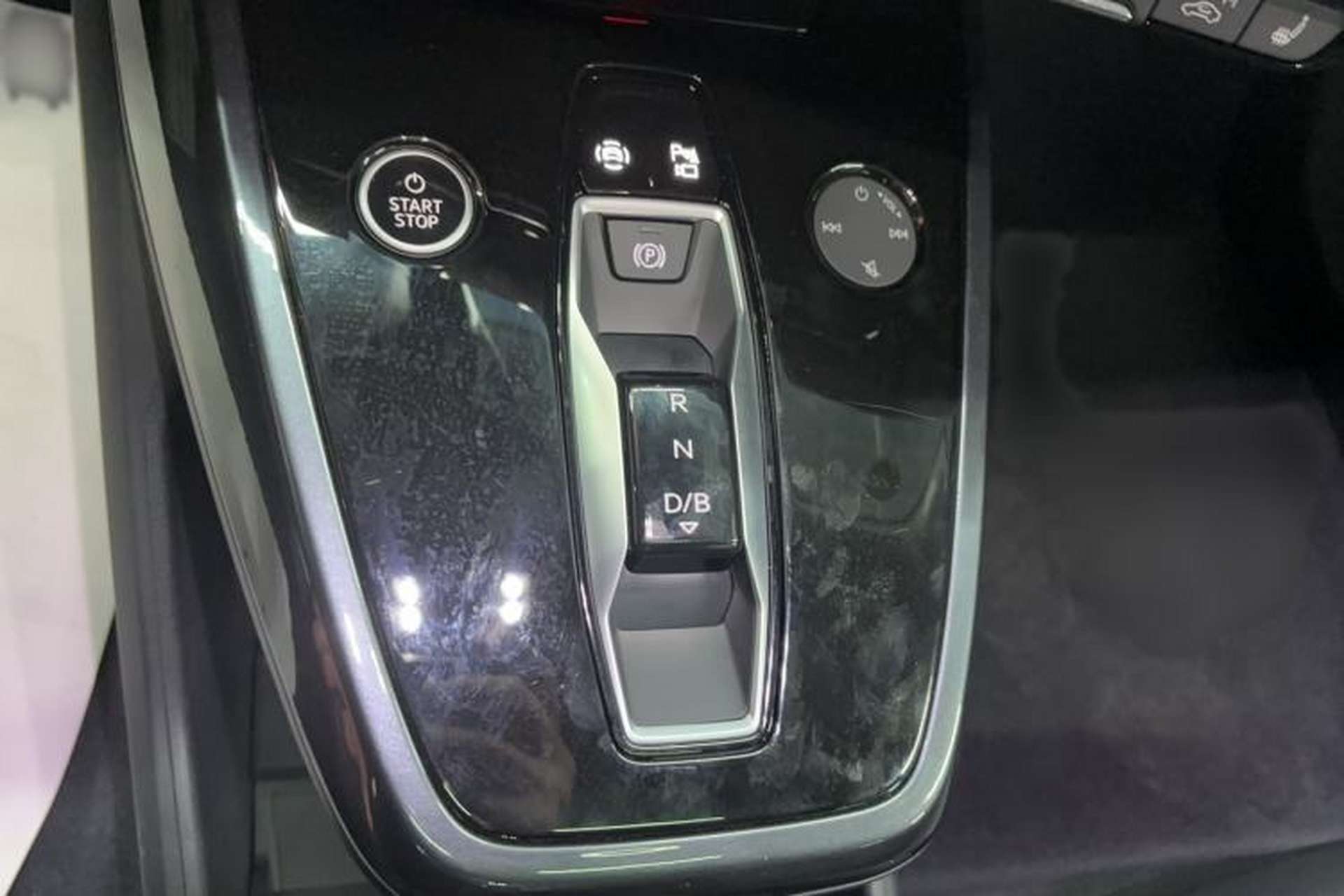 Used Audi Q4 e-tron 2024 40 e-tron Boundary Edition Interior 3