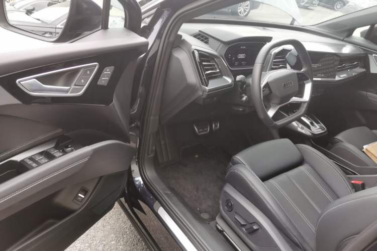 Used Audi Q4 e-tron 2024 40 e-tron Boundary Edition Interior 3