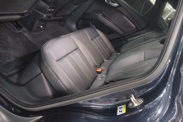 Used Audi Q4 e-tron 2024 50 e-tron quattro Creation Edition Midnight Interior 4