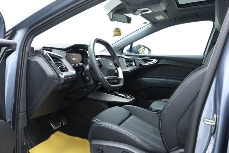 Used Audi Q4 e-tron 2024 40 e-tron Adventure Edition Interior 5