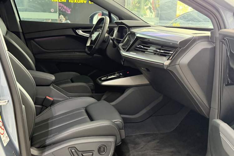 Used Audi Q4 e-tron 2024 40 e-tron Adventure Edition Interior 6