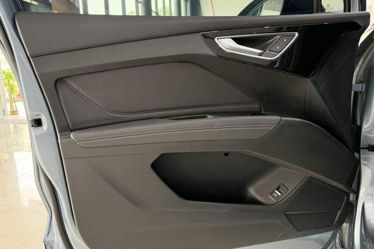 Used Audi Q4 e-tron 2024 40 e-tron Adventure Edition Interior 7