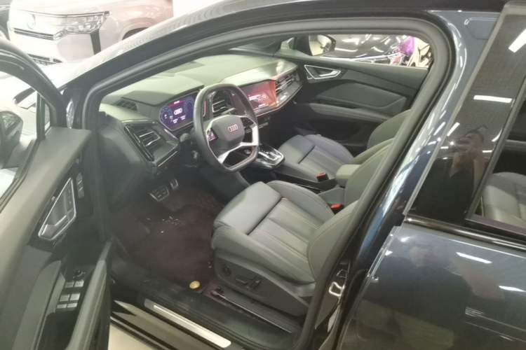 Used Audi Q4 e-tron 2024 50 e-tron quattro Creation Edition Midnight Left Front Seat
