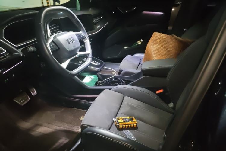 Used Audi Q4 e-tron 2024 40 e-tron Boundary Edition in Midnight Blue Left Front Seat