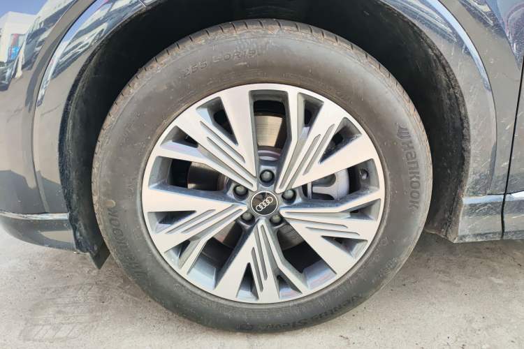Used Audi Q4 e-tron 2024 40 e-tron Adventure Edition Left Front Wheel Hub