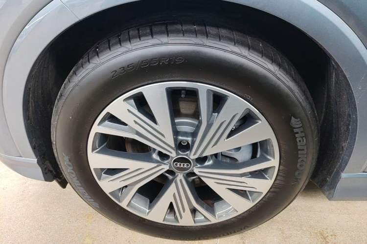 Used Audi Q4 e-tron 2024 40 e-tron Adventure Edition Left Front Wheel Hub