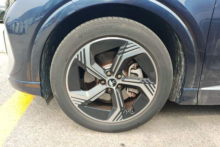 Used Audi Q4 e-tron 2024 40 e-tron Boundary Edition Left Front Wheel Hub