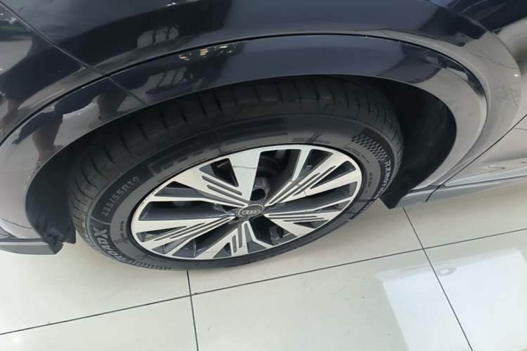 Used Audi Q4 e-tron 2024 40 e-tron Adventure Edition Left Front Wheel Hub