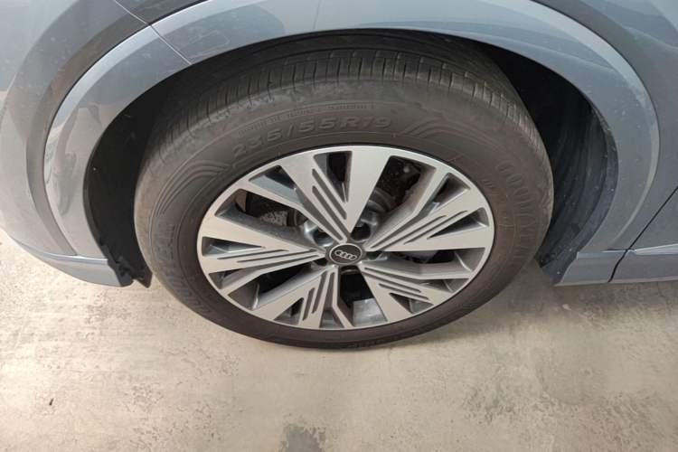 Used Audi Q4 e-tron 2024 40 e-tron Adventure Edition Left Front Wheel Hub
