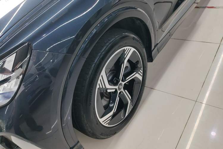 Used Audi Q4 e-tron 2024 40 e-tron Boundary Edition Left Front Wheel Hub