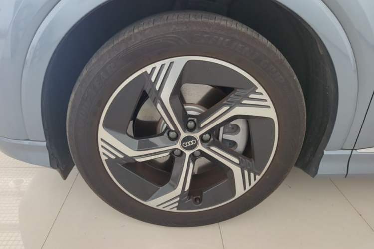 Used Audi Q4 e-tron 2024 40 e-tron Boundary Edition Left Front Wheel Hub