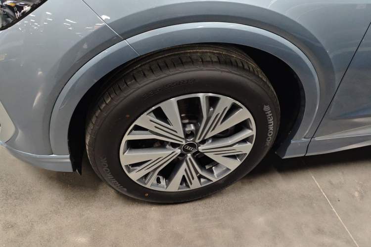 Used Audi Q4 e-tron 2024 40 e-tron Adventure Edition Left Front Wheel Hub