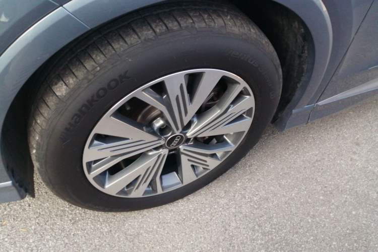 Used Audi Q4 e-tron 2024 40 e-tron Adventure Edition Left Front Wheel Hub