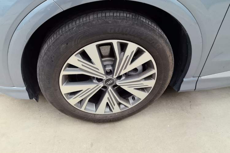 Used Audi Q4 e-tron 2024 40 e-tron Adventure Edition Left Front Wheel Hub