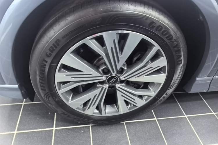 Used Audi Q4 e-tron 2024 40 e-tron Adventure Edition Left Front Wheel Hub