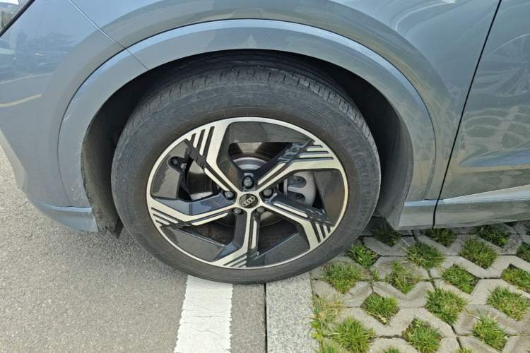 Used Audi Q4 e-tron 2024 40 e-tron Boundary Edition Left Front Wheel Hub