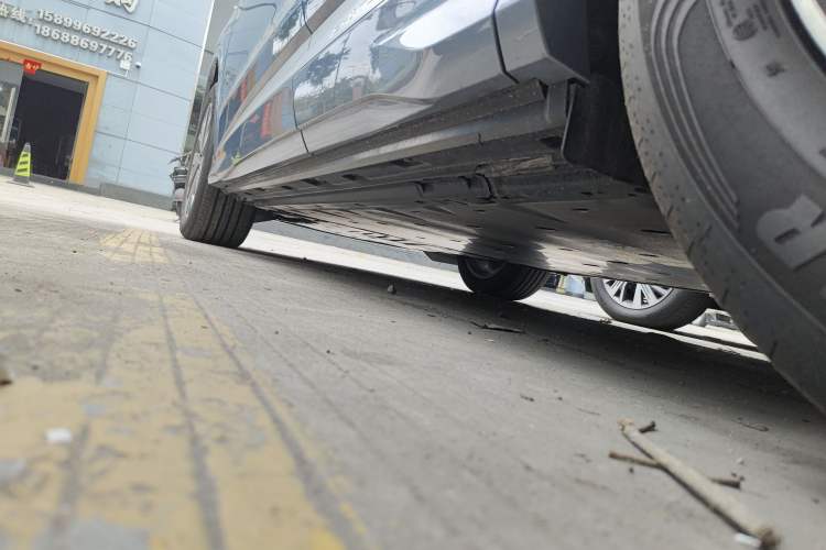 Used Audi Q4 e-tron 2024 40 e-tron Adventure Edition Left Side Sill