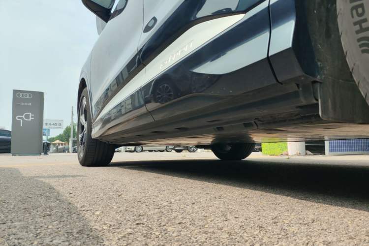 Used Audi Q4 e-tron 2024 40 e-tron Boundary Edition Left Side Sill