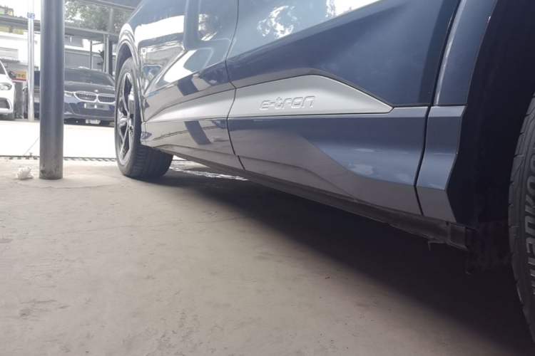 Used Audi Q4 e-tron 2024 40 e-tron Boundary Edition Left Side Sill