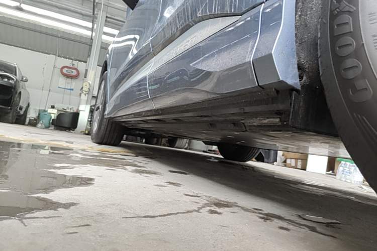 Used Audi Q4 e-tron 2024 40 e-tron Adventure Edition Left Side Sill