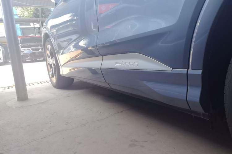 Used Audi Q4 e-tron 2024 40 e-tron Boundary Edition Left Side Sill