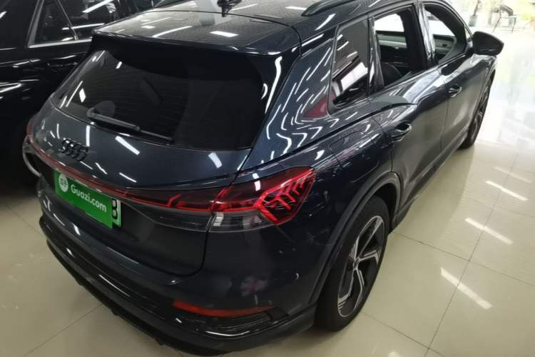 Used Audi Q4 e-tron 2024 50 e-tron quattro Creation Edition Midnight Rear Right 45 Deg