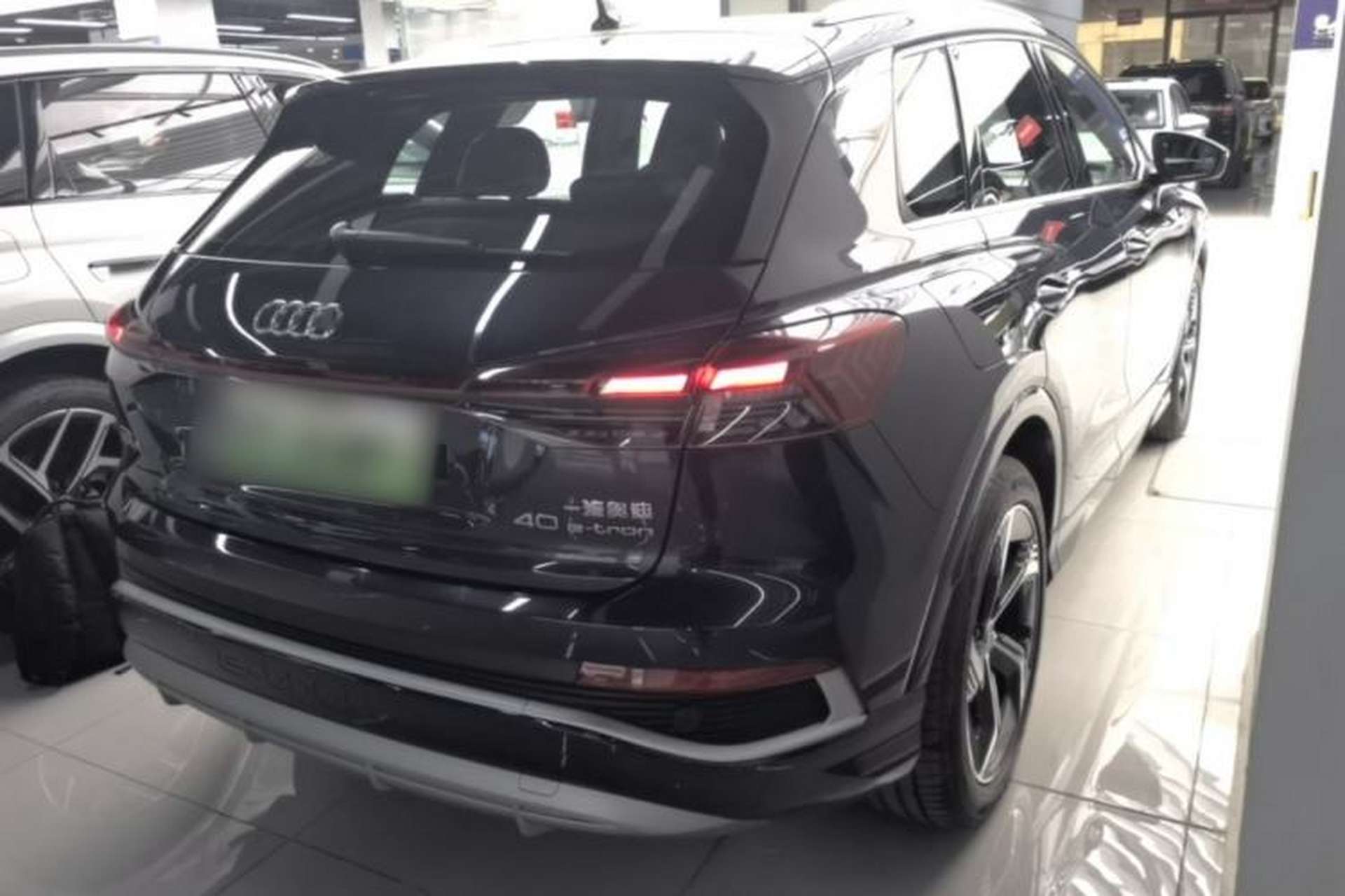 Used Audi Q4 e-tron 2024 40 e-tron Boundary Edition Rear Right 45 Deg