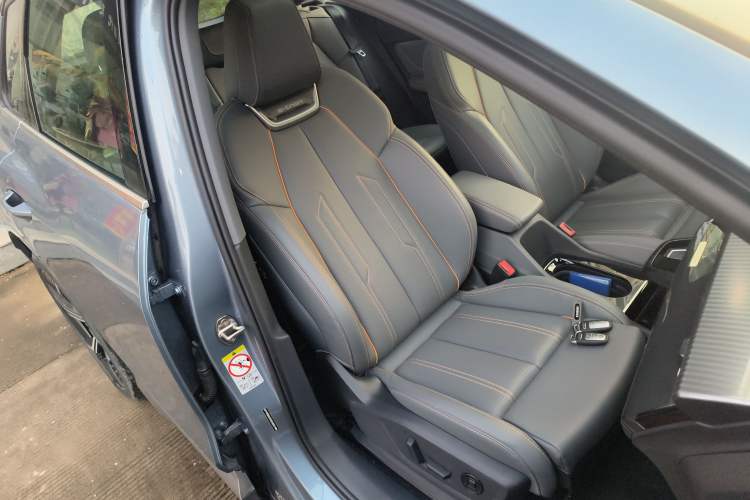 Used Audi Q4 e-tron 2024 40 e-tron Boundary Edition Right Front Seat