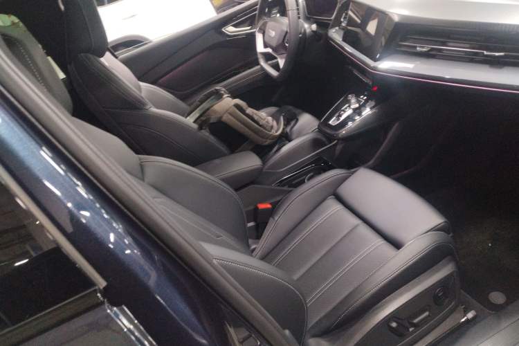Used Audi Q4 e-tron 2024 50 e-tron quattro Creation Edition Midnight Right Front Seat