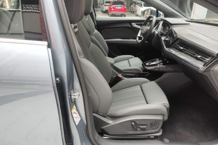 Used Audi Q4 e-tron 2024 40 e-tron Boundary Edition Right Front Seat