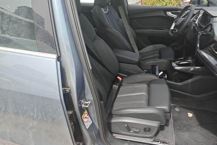 Used Audi Q4 e-tron 2024 40 e-tron Boundary Edition Right Front Seat