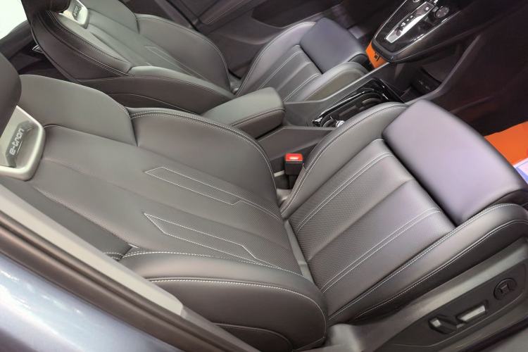 Used Audi Q4 e-tron 2024 40 e-tron Boundary Edition Right Front Seat