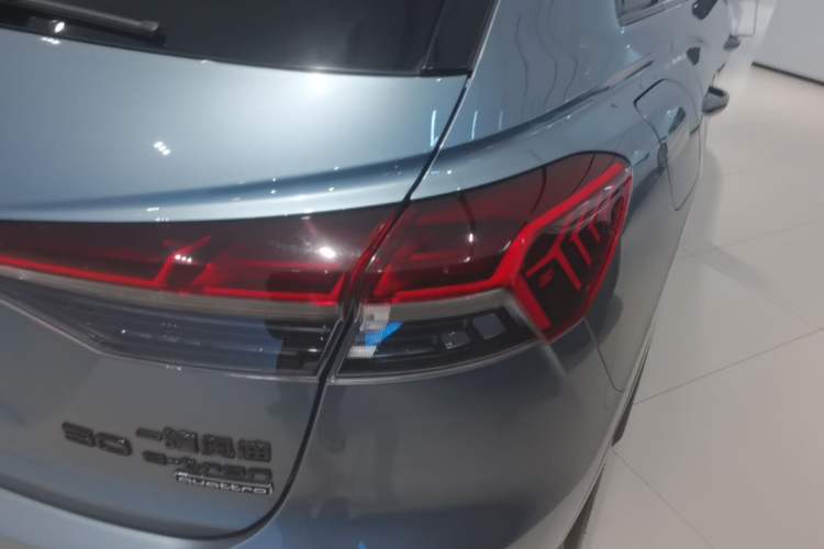 Used Audi Q4 e-tron 2024 50 e-tron quattro Creation Edition Midnight Right Rear Taillight