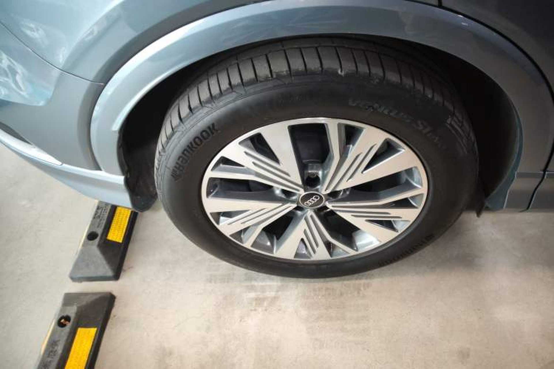 Used Audi Q4 e-tron 2024 40 e-tron Adventure Edition Right Rear Wheel Hub