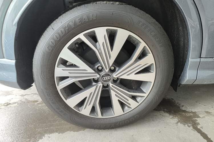 Used Audi Q4 e-tron 2024 40 e-tron Adventure Edition Right Rear Wheel Hub