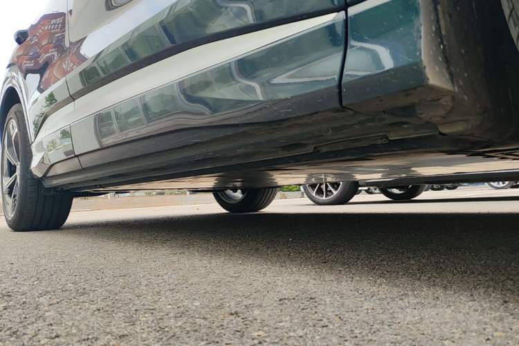 Used Audi Q4 e-tron 2024 40 e-tron Boundary Edition Right Side Sill