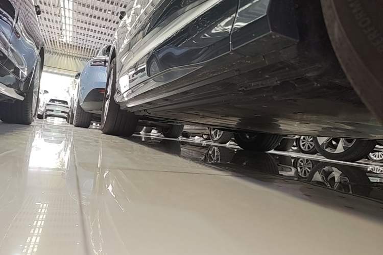 Used Audi Q4 e-tron 2024 40 e-tron Adventure Edition Right Side Sill
