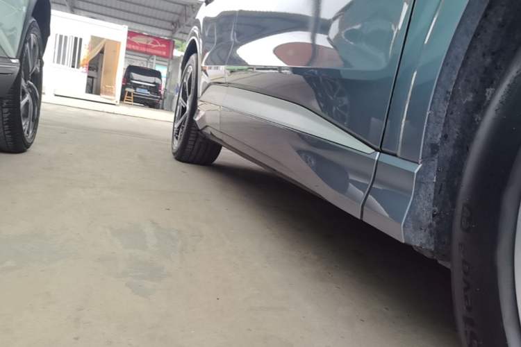 Used Audi Q4 e-tron 2024 40 e-tron Boundary Edition Right Side Sill