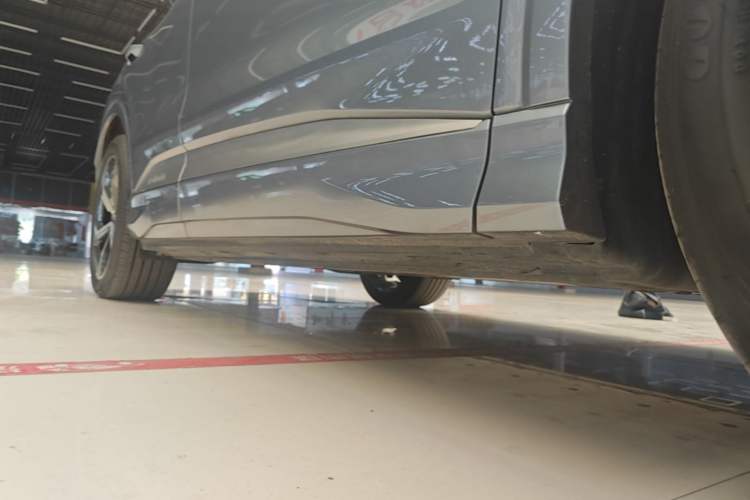 Used Audi Q4 e-tron 2024 40 e-tron Boundary Edition Right Side Sill