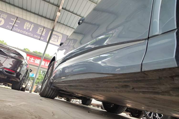 Used Audi Q4 e-tron 2024 40 e-tron Adventure Edition Right Side Sill