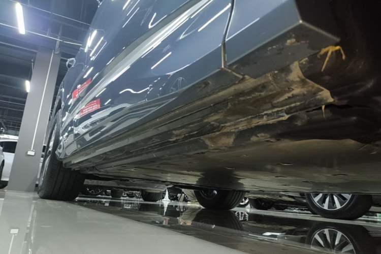 Used Audi Q4 e-tron 2024 40 e-tron Adventure Edition Right Side Sill