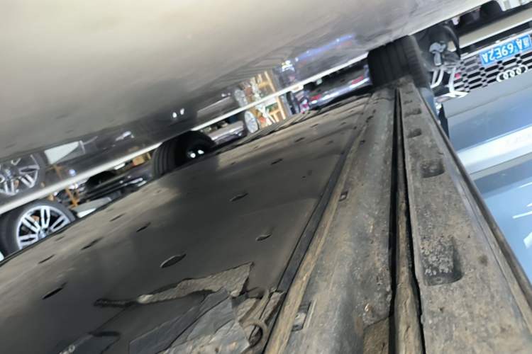 Used Audi Q4 e-tron 2024 40 e-tron Boundary Edition Right Side Sill