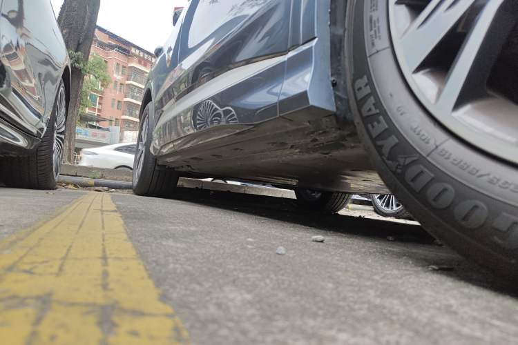 Used Audi Q4 e-tron 2024 40 e-tron Adventure Edition Right Side Sill