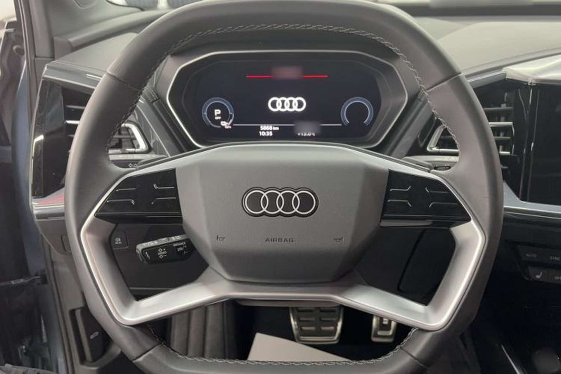 Used Audi Q4 e-tron 2024 40 e-tron Boundary Edition Steering Wheel