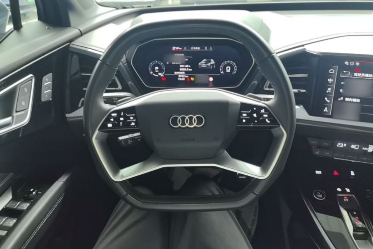 Used Audi Q4 e-tron 2024 40 e-tron Boundary Edition Steering Wheel