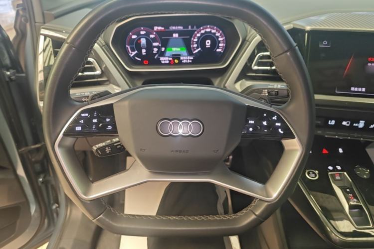 Used Audi Q4 e-tron 2024 40 e-tron Boundary Edition Steering Wheel