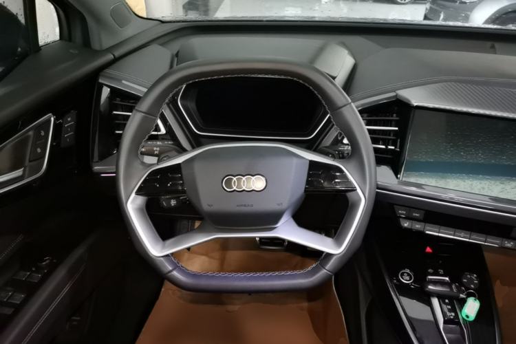 Used Audi Q4 e-tron 2024 40 e-tron Boundary Edition Steering Wheel