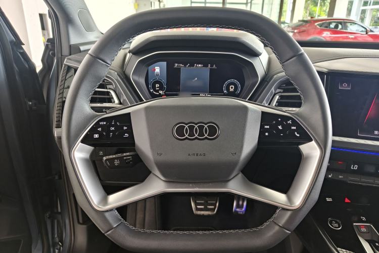 Used Audi Q4 e-tron 2024 40 e-tron Boundary Edition Steering Wheel